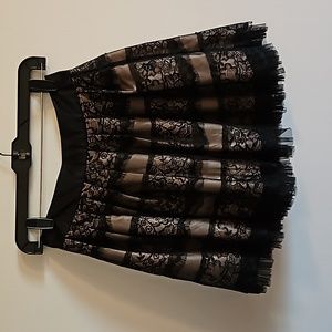 Twenty One Women's Black Lace Mini Skirt sz. XS